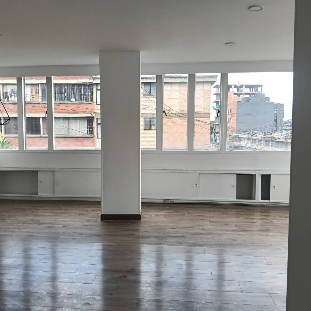 Apartamento en arriendo en Galerias, Bogotá · foto 3 de 24