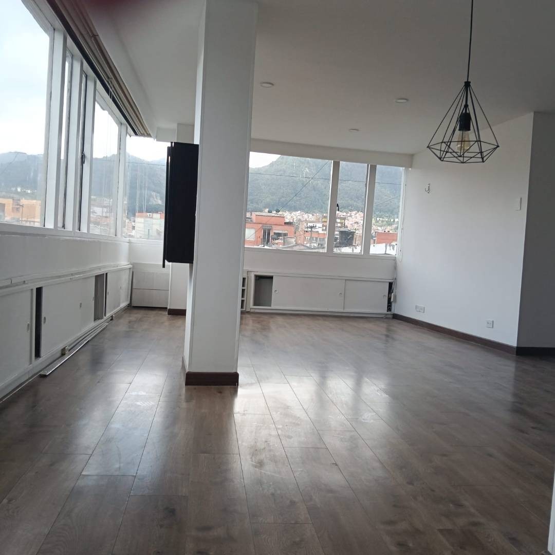 Apartamento en arriendo en Galerias, Bogotá · foto 4 de 24