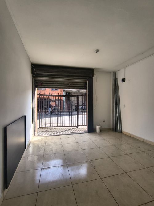 Local en arriendo en Bombona No.1, Medellín, 49 m² · foto 7 de 10