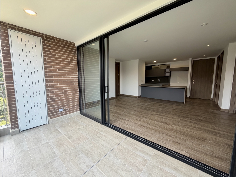 Apartamento en arriendo en Los Balsos, Medellín · foto 2 de 18