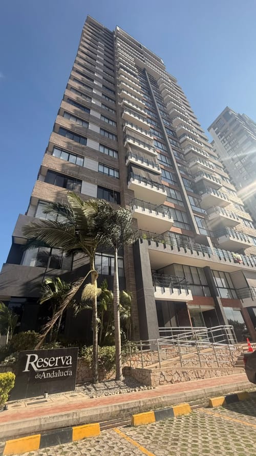 Apartamento de 4 alcobas en arriendo en El Tejar, Bucaramanga, 187 m² · foto 2 de 24