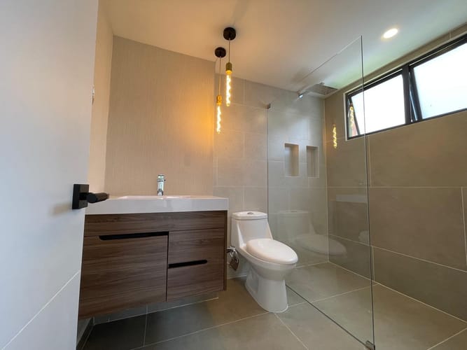 Apartamento de 3 alcobas en venta en La Aguacatala, Medellín, 150 m² · foto 3 de 24