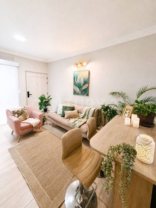 Casa en venta en Laureles, Medellín · foto 2 de 24