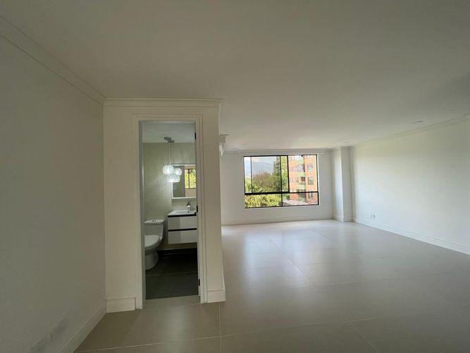 Apartamento de 3 alcobas en venta en La Aguacatala, Medellín, 150 m² · foto 10 de 24