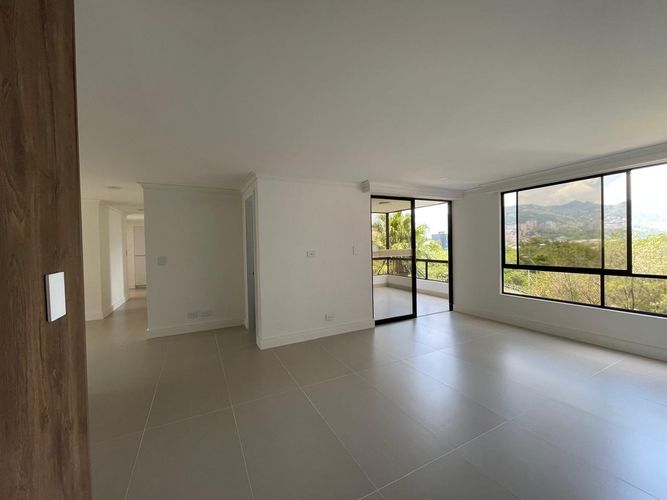 Apartamento de 3 alcobas en venta en La Aguacatala, Medellín, 150 m² · foto 12 de 24