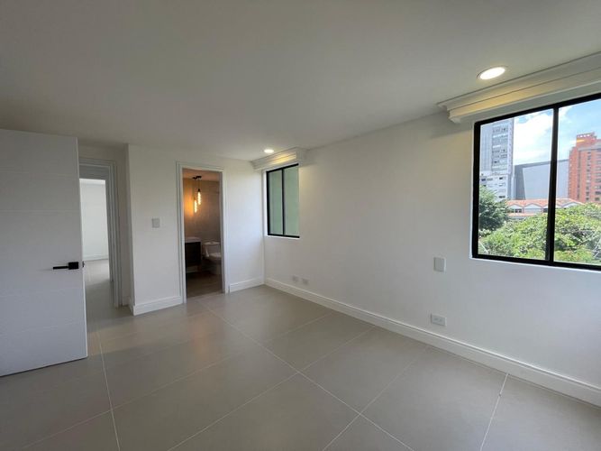 Apartamento de 3 alcobas en venta en La Aguacatala, Medellín, 150 m² · foto 13 de 24