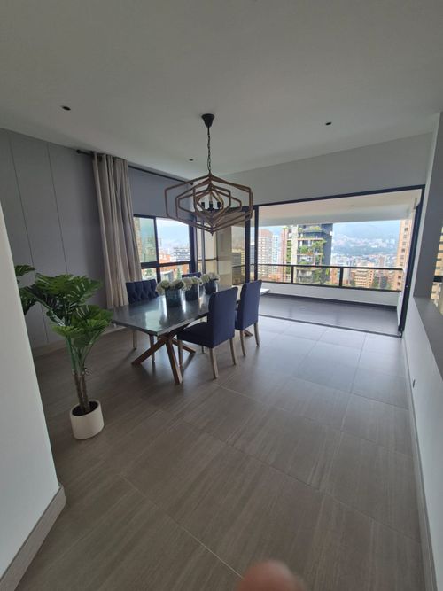 Apartamento de 4 alcobas en arriendo en Alejandría, Medellín, 277 m² · foto 4 de 24