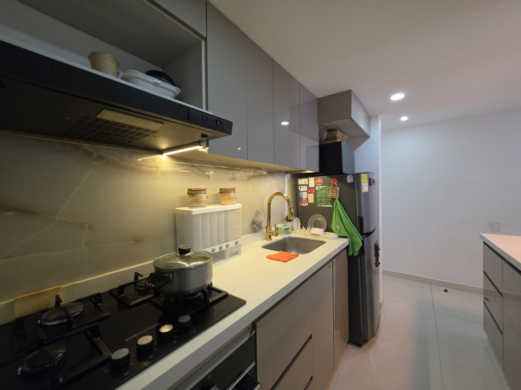 Apartamento en venta en Valle Del Lili, Cali · foto 5 de 15