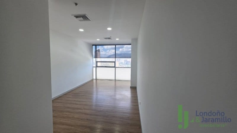 Oficina en arriendo en Primavera, Envigado, 27 m² · foto 5 de 15
