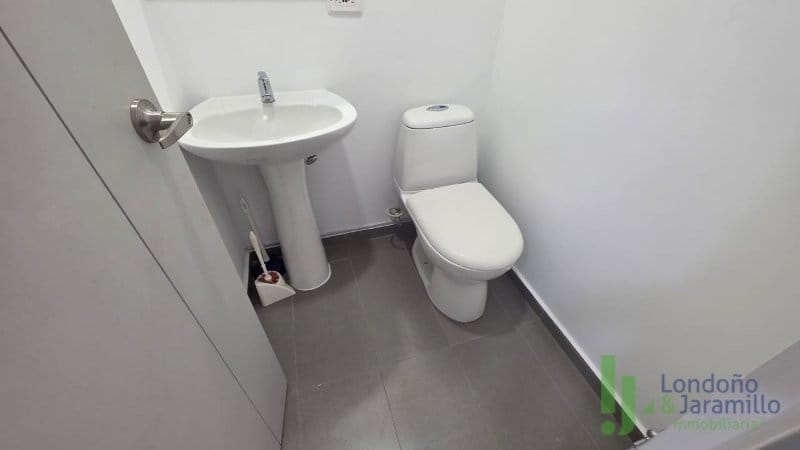 Oficina en arriendo en Primavera, Envigado, 27 m² · foto 6 de 15