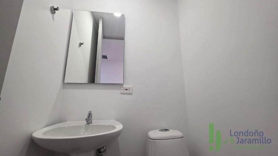Oficina en arriendo en Primavera, Envigado, 27 m² · foto 7 de 15