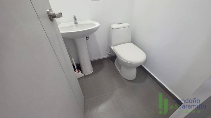 Oficina en arriendo en Primavera, Envigado, 27 m² · foto 11 de 15