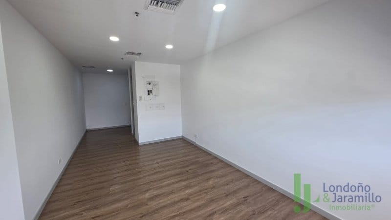 Oficina en arriendo en Primavera, Envigado, 27 m² · foto 14 de 15