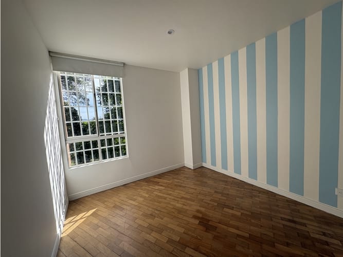 Apartamento de 3 alcobas en venta en El Poblado, Medellín, 130 m² · foto 3 de 14