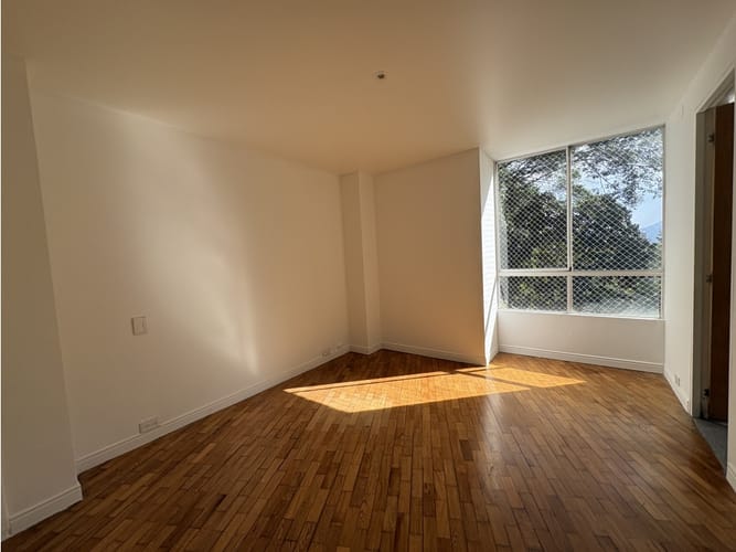Apartamento de 3 alcobas en venta en El Poblado, Medellín, 130 m² · foto 4 de 14