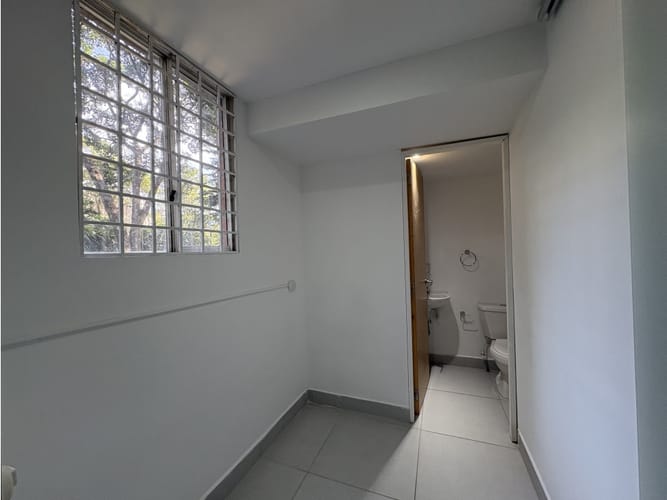 Apartamento de 3 alcobas en venta en El Poblado, Medellín, 130 m² · foto 9 de 14
