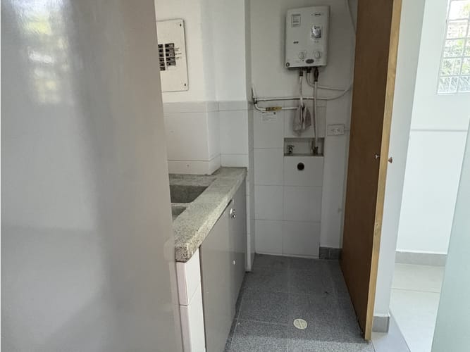 Apartamento de 3 alcobas en venta en El Poblado, Medellín, 130 m² · foto 11 de 14