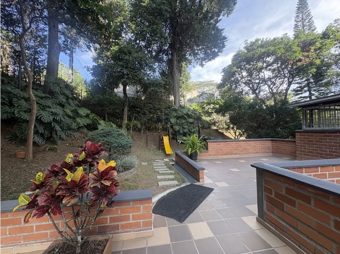 Apartamento de 3 alcobas en venta en El Poblado, Medellín, 130 m² · foto 13 de 14