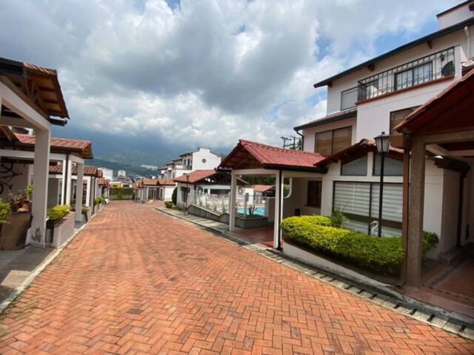 Casa de 3 alcobas en arriendo en Rincon De Piedra Pintada, Ibagué, 133 m² · foto 2 de 24