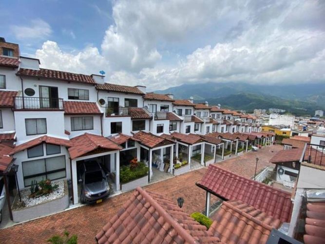 Casa de 3 alcobas en arriendo en Rincon De Piedra Pintada, Ibagué, 133 m² · foto 3 de 24