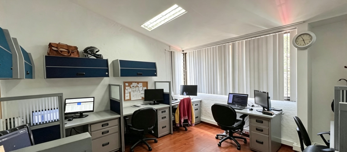 Casa de 7 alcobas en venta en Las Lomas No.1, Medellín, 420 m² · foto 3 de 8