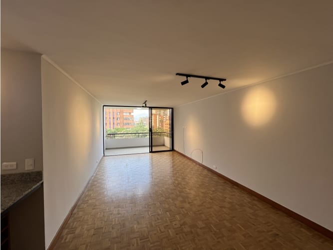 Apartamento de 3 alcobas en venta en Patio Bonito, Medellín, 131 m² · foto 6 de 17