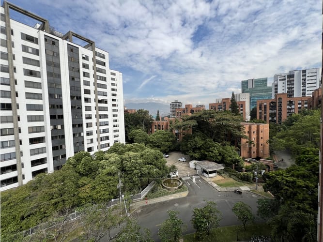 Apartamento de 3 alcobas en venta en Patio Bonito, Medellín, 131 m² · foto 8 de 17