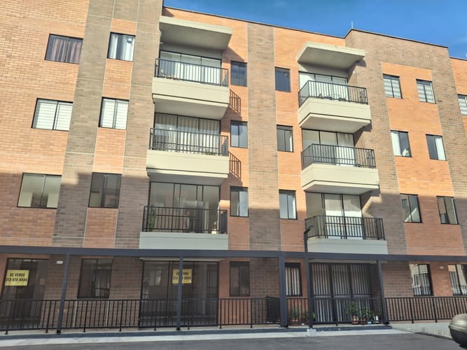 Apartamento de 2 alcobas en venta en La Ceja, 65 m² · foto 2 de 17