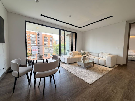 Apartamento en arriendo en Los Balsos, Medellín · foto 2 de 18
