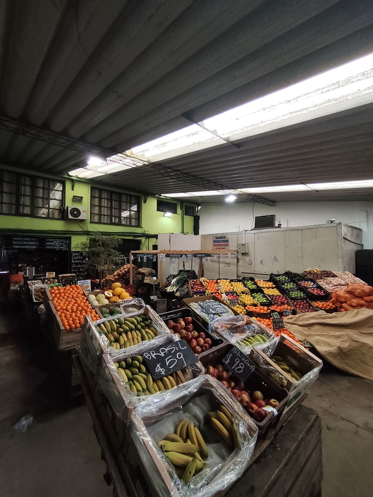 Importante local en calle Alberto Calamet · Foto 5