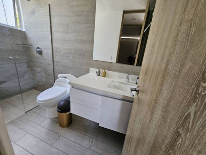 Apartamento de 2 alcobas en arriendo en Loma Del Campestre, Medellín, 71 m² · foto 20 de 21