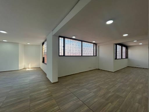 Casa de 6 alcobas en venta en Centro Narino, Bogotá, 675 m² · foto 2 de 24