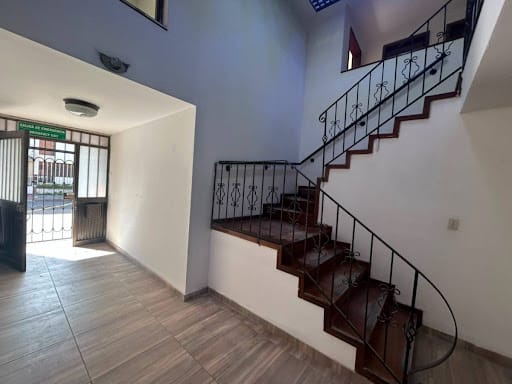 Casa de 6 alcobas en venta en Centro Narino, Bogotá, 675 m² · foto 10 de 24