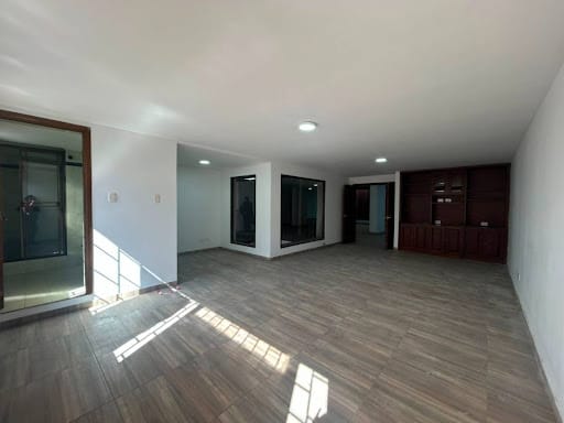 Casa de 6 alcobas en venta en Centro Narino, Bogotá, 675 m² · foto 14 de 24