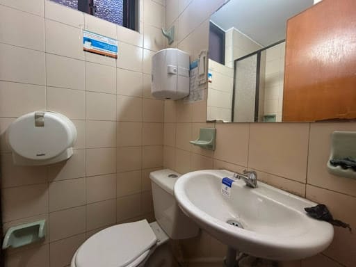 Casa de 6 alcobas en venta en Centro Narino, Bogotá, 675 m² · foto 17 de 24