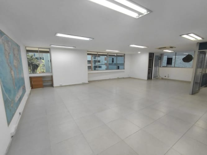 Oficina en arriendo en Los Balsos, Medellín, 95 m² · foto 4 de 24