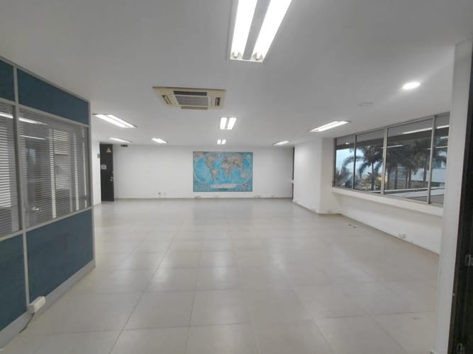 Oficina en arriendo en Los Balsos, Medellín, 95 m² · foto 6 de 24