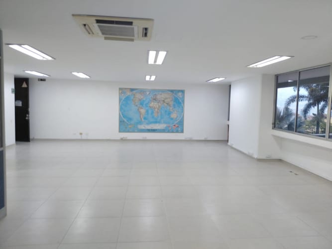 Oficina en arriendo en Los Balsos, Medellín, 95 m² · foto 8 de 24
