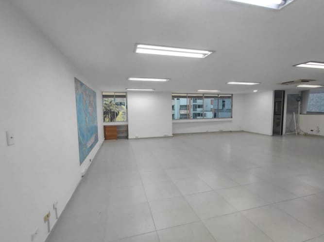 Oficina en arriendo en Los Balsos, Medellín, 95 m² · foto 12 de 24