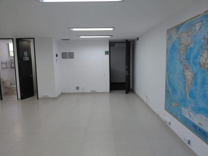 Oficina en arriendo en Los Balsos, Medellín, 95 m² · foto 16 de 24