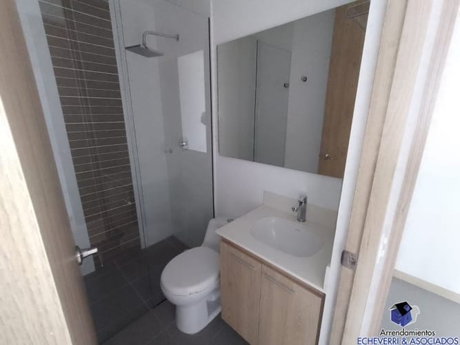 Apartamento de 2 alcobas en arriendo en Loma Del Escobero, Envigado, 80 m² · foto 10 de 11