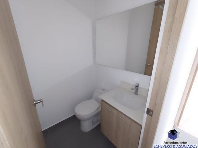Apartamento de 2 alcobas en arriendo en Loma Del Escobero, Envigado, 80 m² · foto 11 de 11