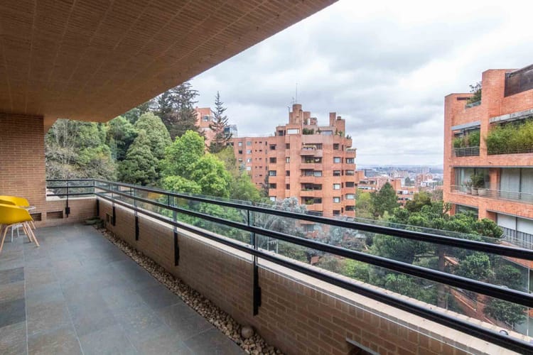 Apartamento de 3 alcobas en venta en Los Rosales, Bogotá, 354 m² · foto 6 de 24