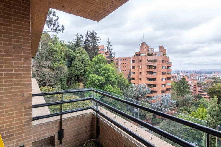 Apartamento de 3 alcobas en venta en Los Rosales, Bogotá, 354 m² · foto 7 de 24