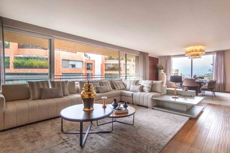 Apartamento de 3 alcobas en venta en Los Rosales, Bogotá, 354 m² · foto 9 de 24