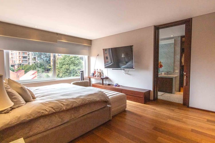 Apartamento de 3 alcobas en venta en Los Rosales, Bogotá, 354 m² · foto 17 de 24