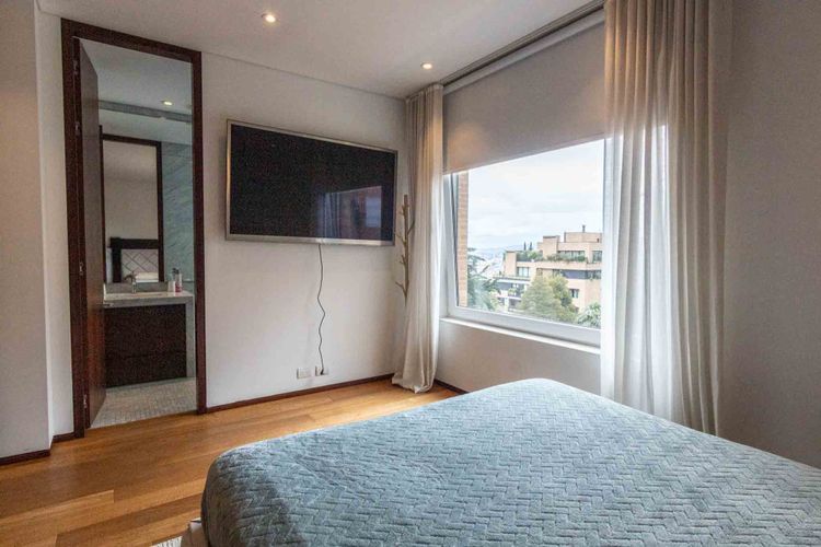 Apartamento de 3 alcobas en venta en Los Rosales, Bogotá, 354 m² · foto 22 de 24