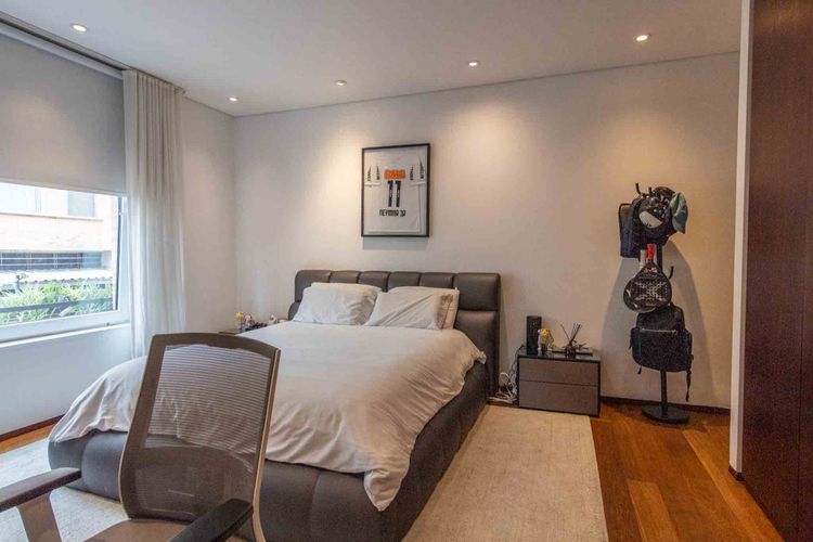 Apartamento de 3 alcobas en venta en Los Rosales, Bogotá, 354 m² · foto 23 de 24