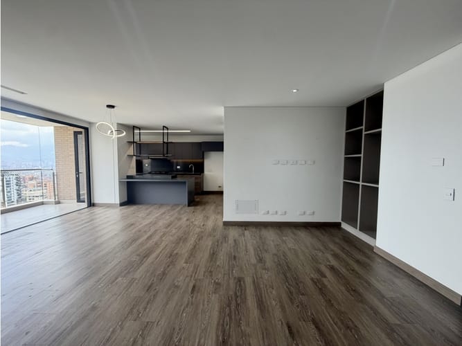 Apartamento de 3 alcobas en arriendo en Los Balsos, Medellín, 138 m² · foto 2 de 24