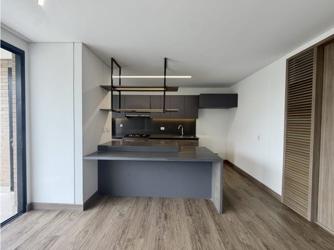Apartamento de 3 alcobas en arriendo en Los Balsos, Medellín, 138 m² · foto 5 de 24